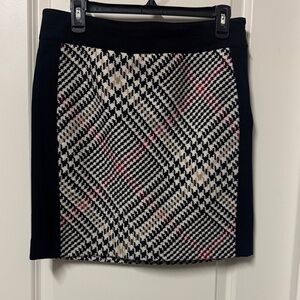 White House Black Market Houndstooth Pencil Skirt